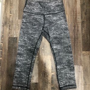 lululemon Wunder Under HR Crop - size 8